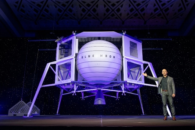 Blue Origin تقاضي ناسا بشأن عقد SpaceX