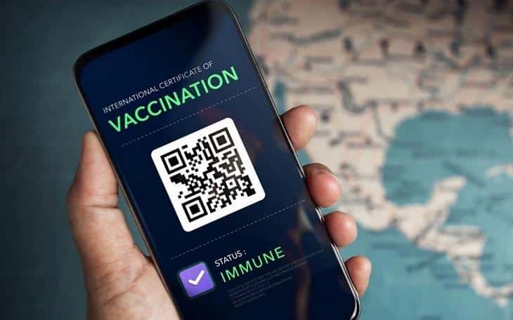 الشركات الرائدة تطور تطبيقات جواز السفر للقاح