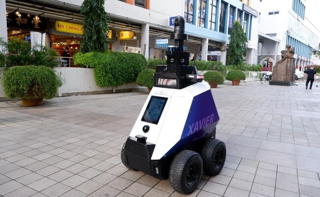 سنغافورة تستخدم الروبوتات لإجراء دوريات
