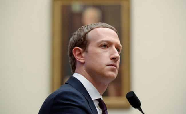 فيسبوك دفعت مليارات إضافية لحماية زوكربيرج