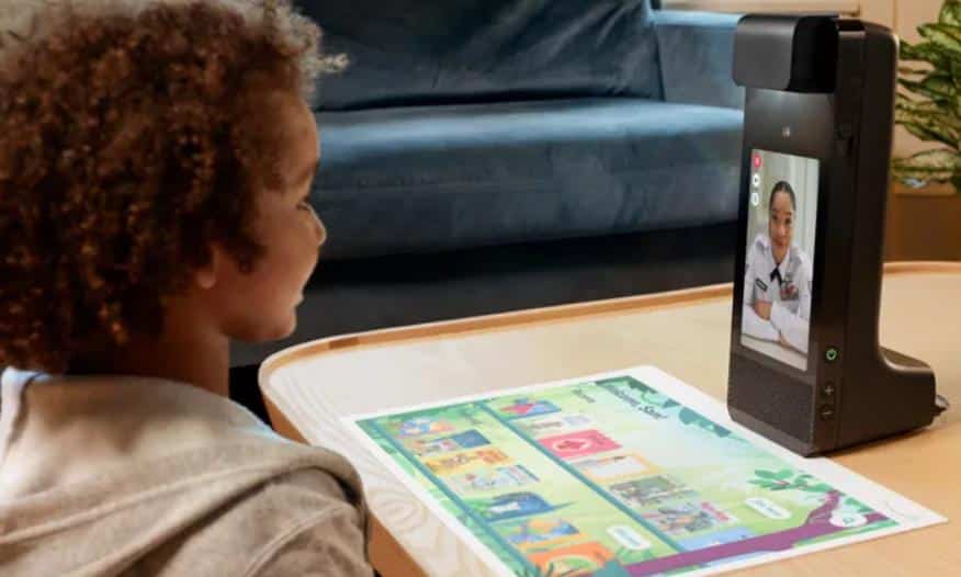 Echo Glow من أمازون لدردشة الفيديو مع ألعاب مدمجة لإبقاء الأطفال متفاعلين