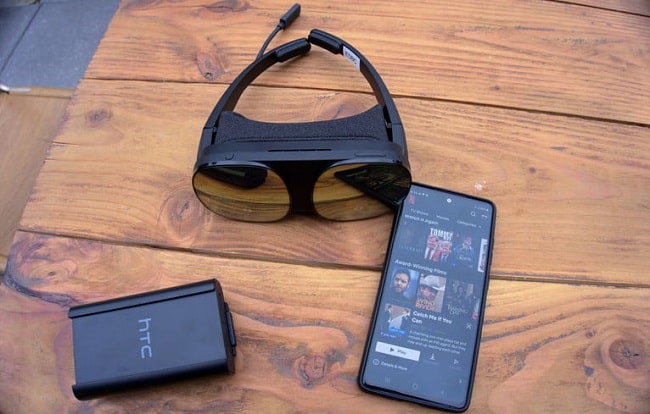 مراجعة شاملة لنظارة الواقع الافتراضي HTC Vive Flow
