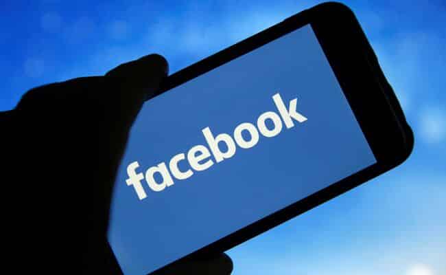 فيسبوك تتخطى رسوم متجر تطبيقات آبل