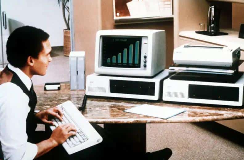 كيف كانت تجربة استخدام حواسيب IBM منذ 40 عامًا