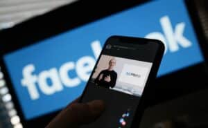 فيسبوك تتراجع عن حظر إعلانات العملات المشفرة