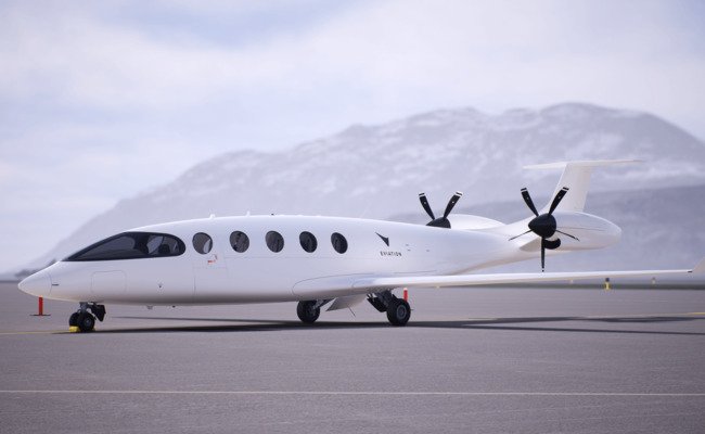 أول طائرة ركاب تعمل بالكهرباء تستعد للطيران