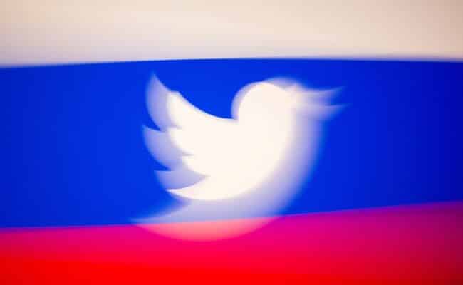 روسيا تحجب موقع تويتر مع تصاعد غزو أوكرانيا