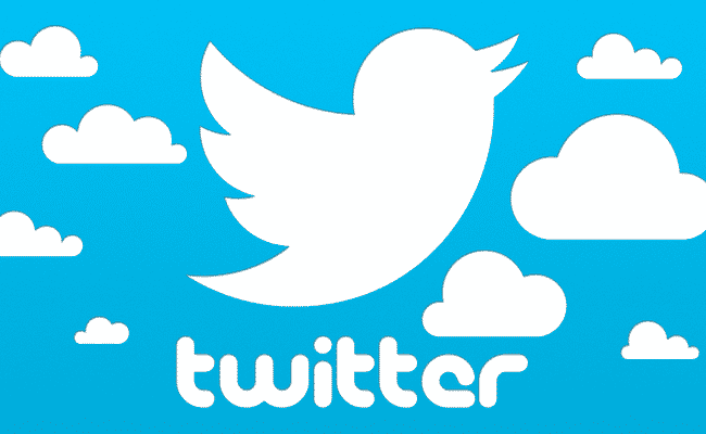 تويتر تطرد كبار المسؤولين التنفيذيين وتجمد التوظيف