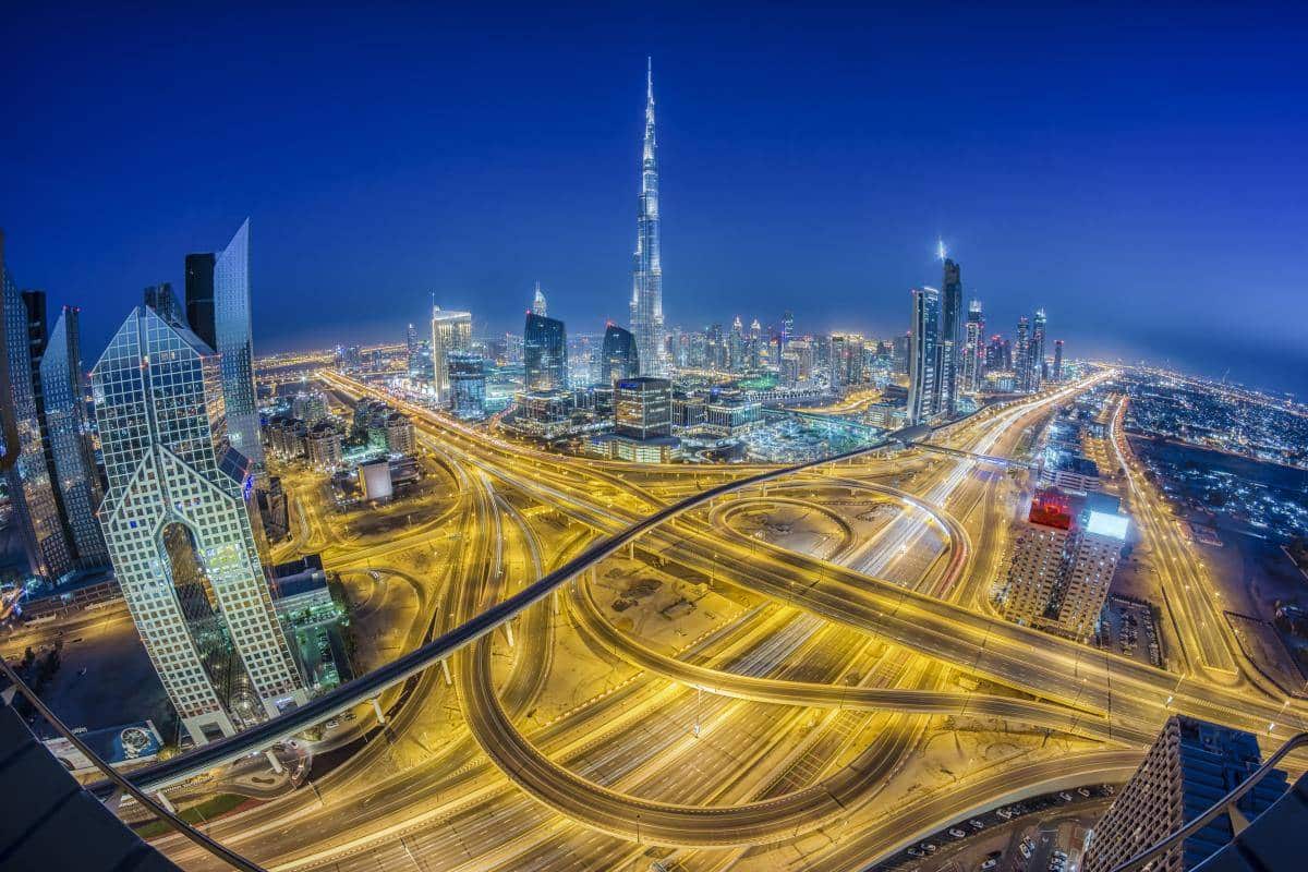 تقرير: دول الخليج العربي تُظهر تقدمًا ملحوظًا في مجال التحول الرقمي
