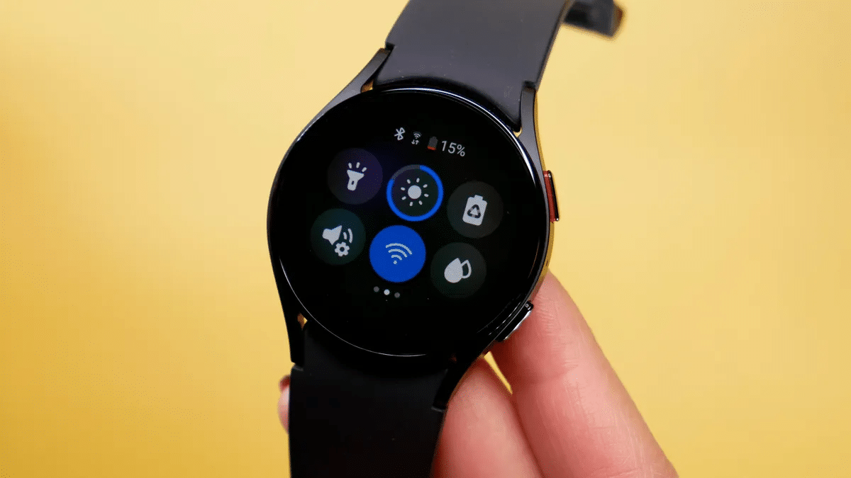 كيفية التحقق من صحة بطارية ساعة Galaxy Watch 5