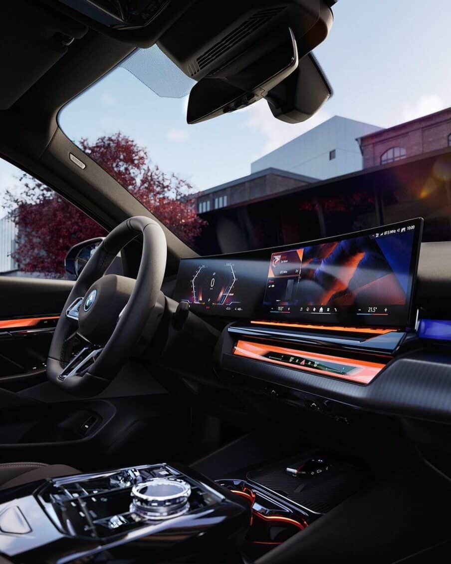 بي إم دبليو تطلق إصدارًا كهربائيًا من سيارة سيدان من الفئة الخامسة
