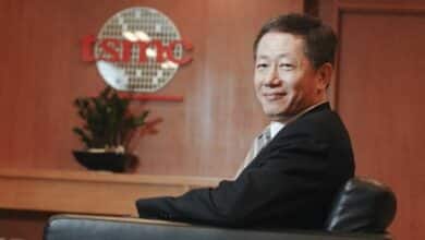 رئيس مجلس إدارة TSMC سيتقاعد من الشركة بعد 30 عامًا من العطاء