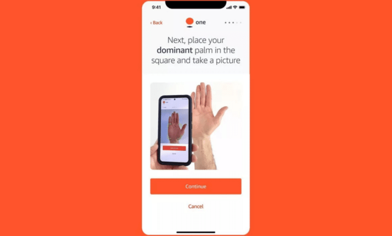 أمازون تطلق تطبيقًا لمسح راحة يدك عبر هاتفك