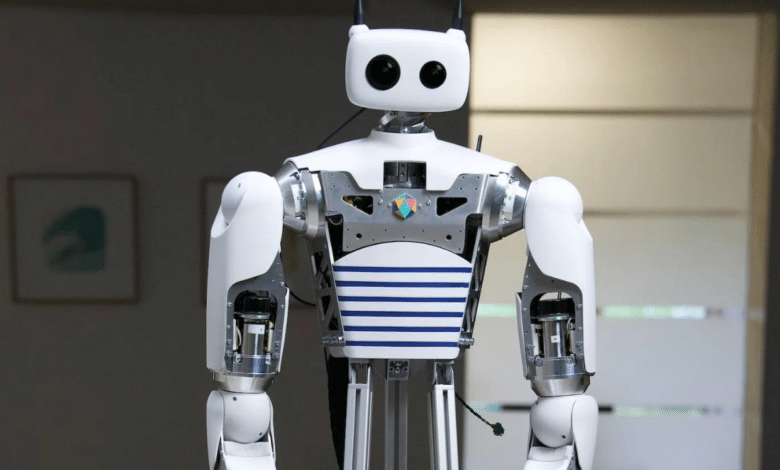 Hugging Face تعرض روبوتًا يؤدي الأعمال المنزلية