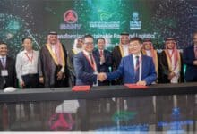 السعودية تتعاون مع الصين لتصنيع وتوريد 80 شاحنة كهربائية لتعزيز قدرات ميناء الدمام