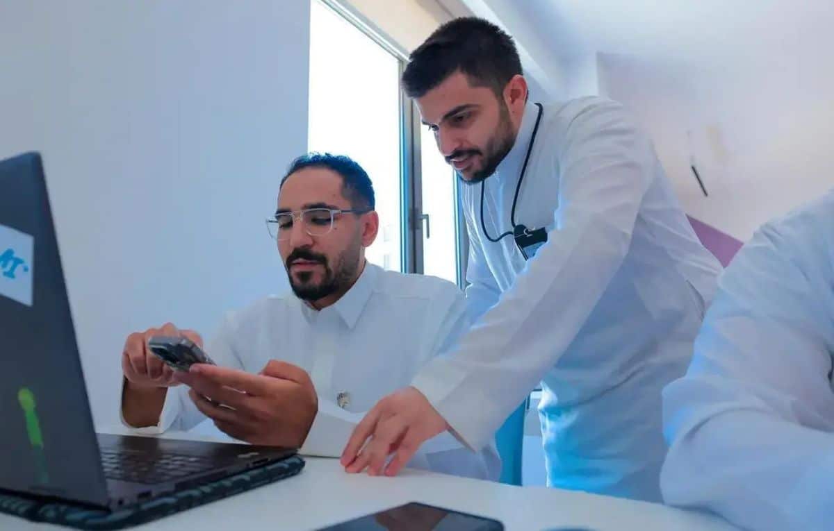 أكاديمية طويق وشركة ميتا تطلقان أول معسكر للذكاء الاصطناعي التوليدي في السعودية