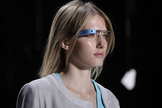 نظارات جوجل في معرض للأزياء