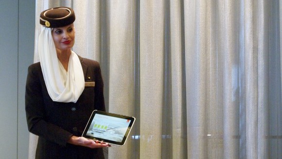 طيران الإمارات يعتمد حواسب ويندوز 8 اللوحية