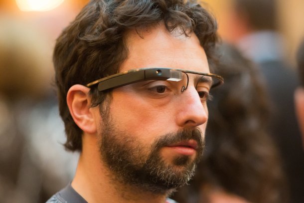 جوجل تدعو المطورين إلى سباق لتطوير تطبيقات نظارتها الذكية