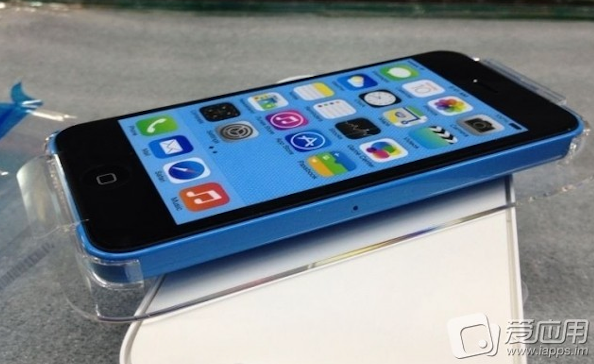 ظهور هاتف iPhone 5C في صور مسربة جديدة