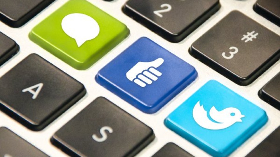 الأهالي في دولة الإمارات يجدون في وسائل الإعلام الاجتماعي أدوات إيجابية للتواصل